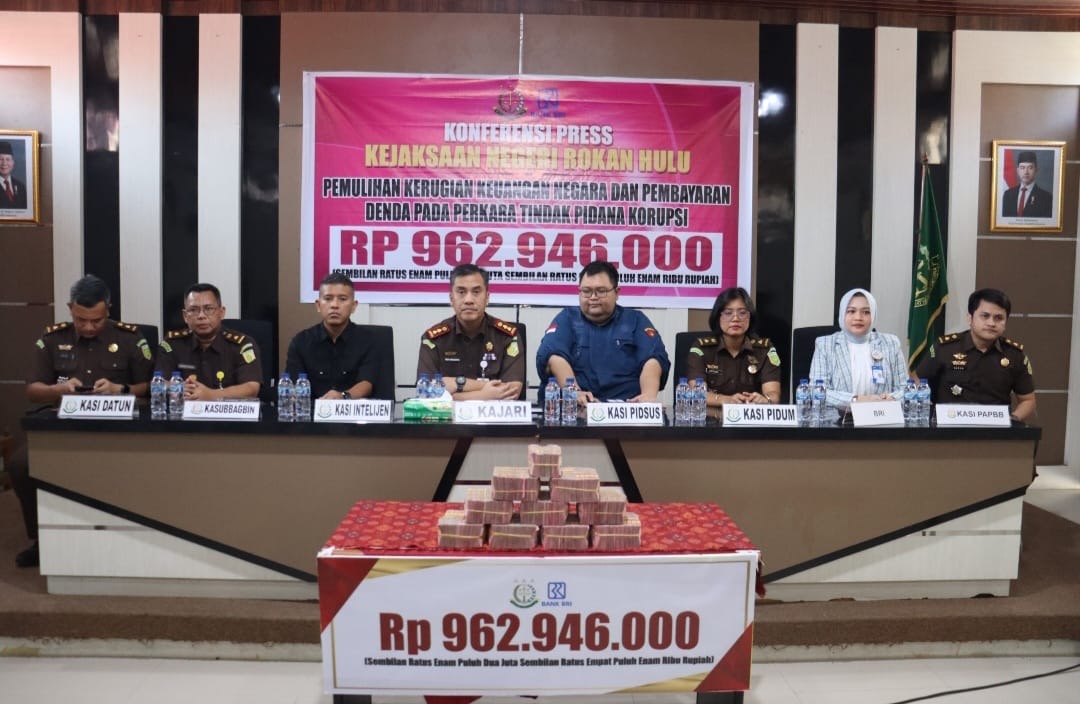 Kejari Rokan Hulu Pulihkan Kerugian Negara RP862 Juta dari Korupsi Dana BOS SMAN 1 Ujung Batu