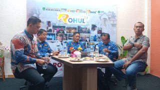 Wakil Bupati Rokan Hulu (Rohul), H. Syafaruddin Poti, S.H., M.M., menjadi narasumber utama dalam talkshow interaktif "SURAMBI NOGORI, BUPATI MENYAPA: Bersama Membangun Negeri"