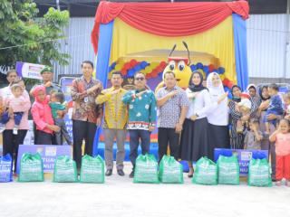 PJ Bupati Kampar Serahkan Paket Nutrisi Dari PT. Indomarco Bagi Balita Penderita Stunting