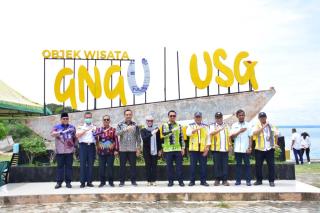 Pj Bupati Kampar Dampingi Anggota Komisi V DPR RI Tinjau Candi Muara Takus dan Danau Rusa