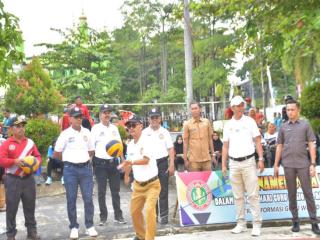 Pj. Bupati Kampar Buka Pertandingan Bola Volly HUT PGRI Kabupaten Kampar