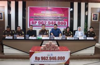 Kejari Rokan Hulu Pulihkan Kerugian Negara RP862 Juta dari Korupsi Dana BOS SMAN 1 Ujung Batu